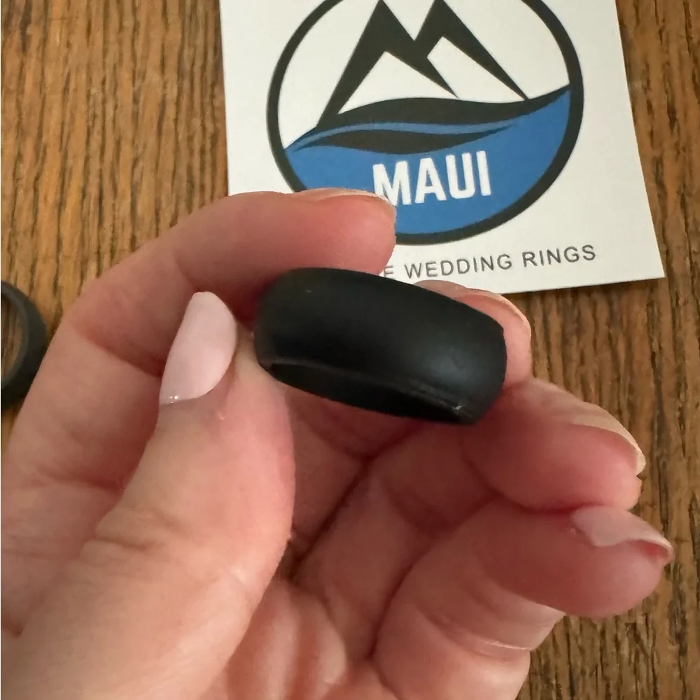 NWT Maui set of 4 wedding silicone gray, black and navy blue rings size 11 men’s